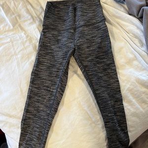 Lululemon wunder under sz 4